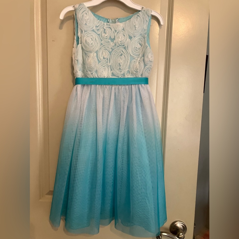 Nice white/blue ombré special occasion dress.